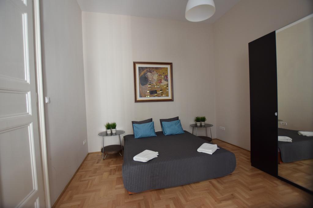 Standard Apartment By Hi5 - Muzeum 5 Budapest Exterior foto